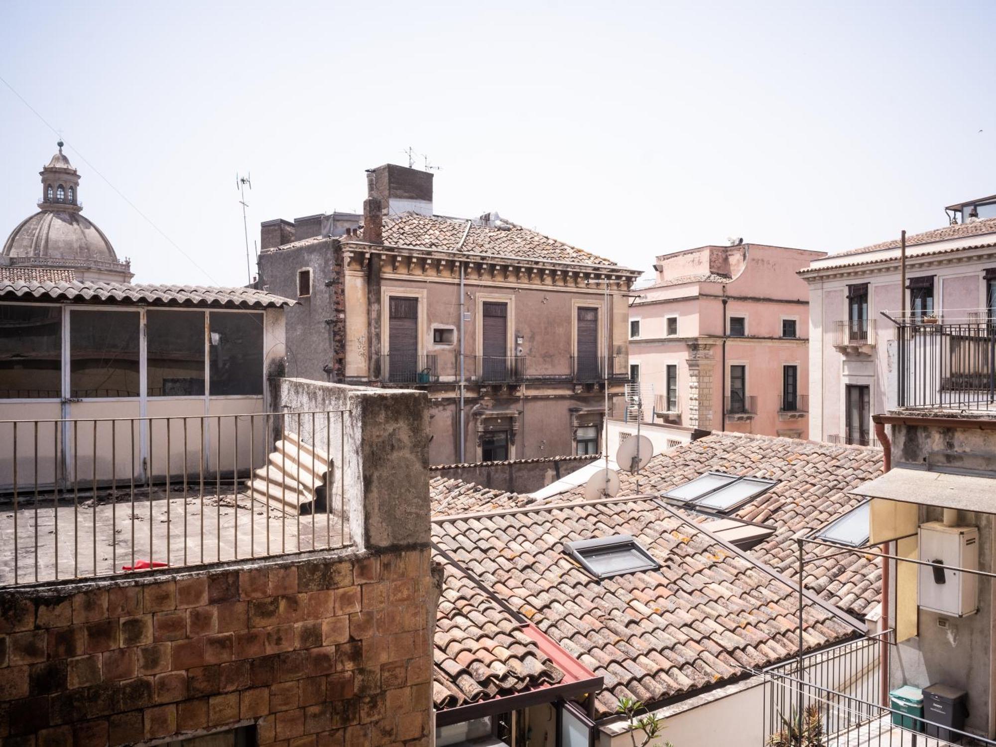 B&B Universita Catania Bagian luar foto